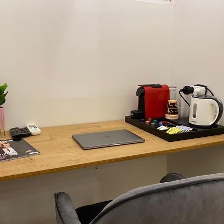 Rothschild Room Petach Tikva Экстерьер фото