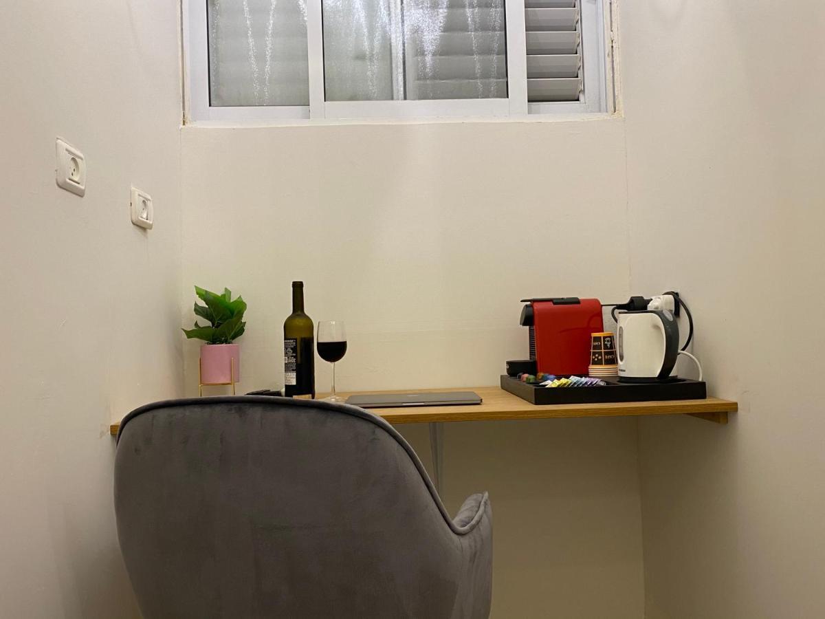Rothschild Room Petach Tikva Экстерьер фото
